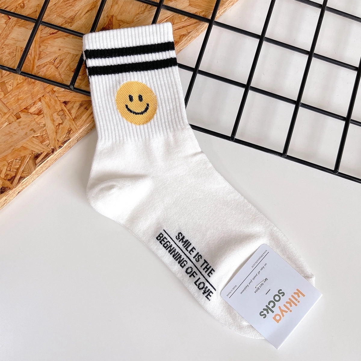 Parallel Bars Love Smiley Face Women's Kikiya Socks